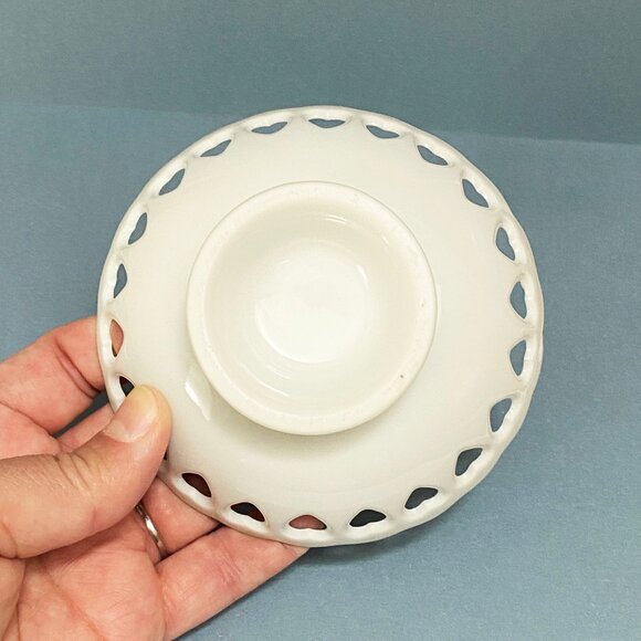 Adorable Little Trinket Dish with Hand Painted Flowers - 1950s - Ring Dish - Picture 4 of 6